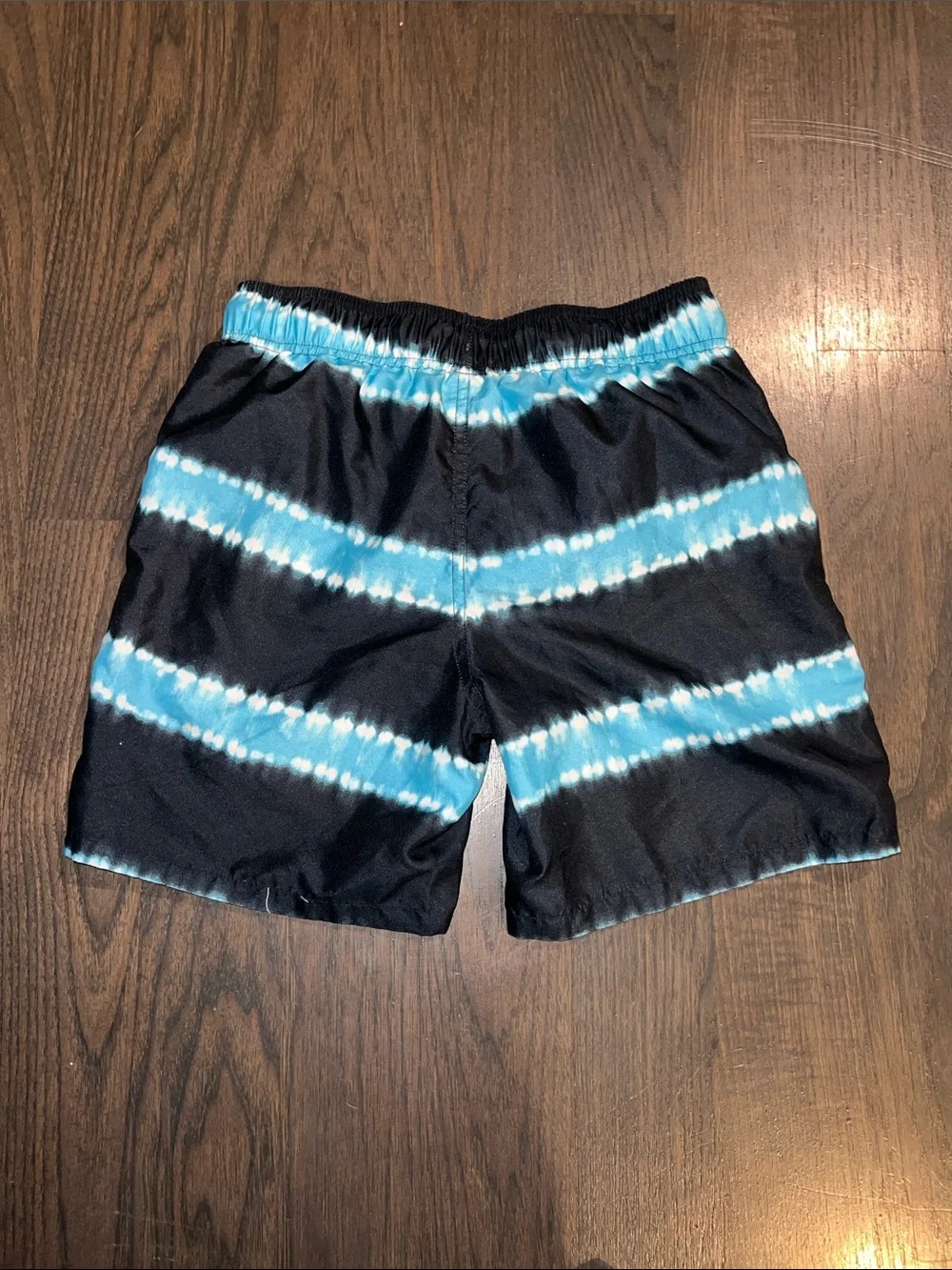 Boys 'Always Chillin' Graphic Rash Guard & Black Blue Tie-Dye Swim Shorts Set-M